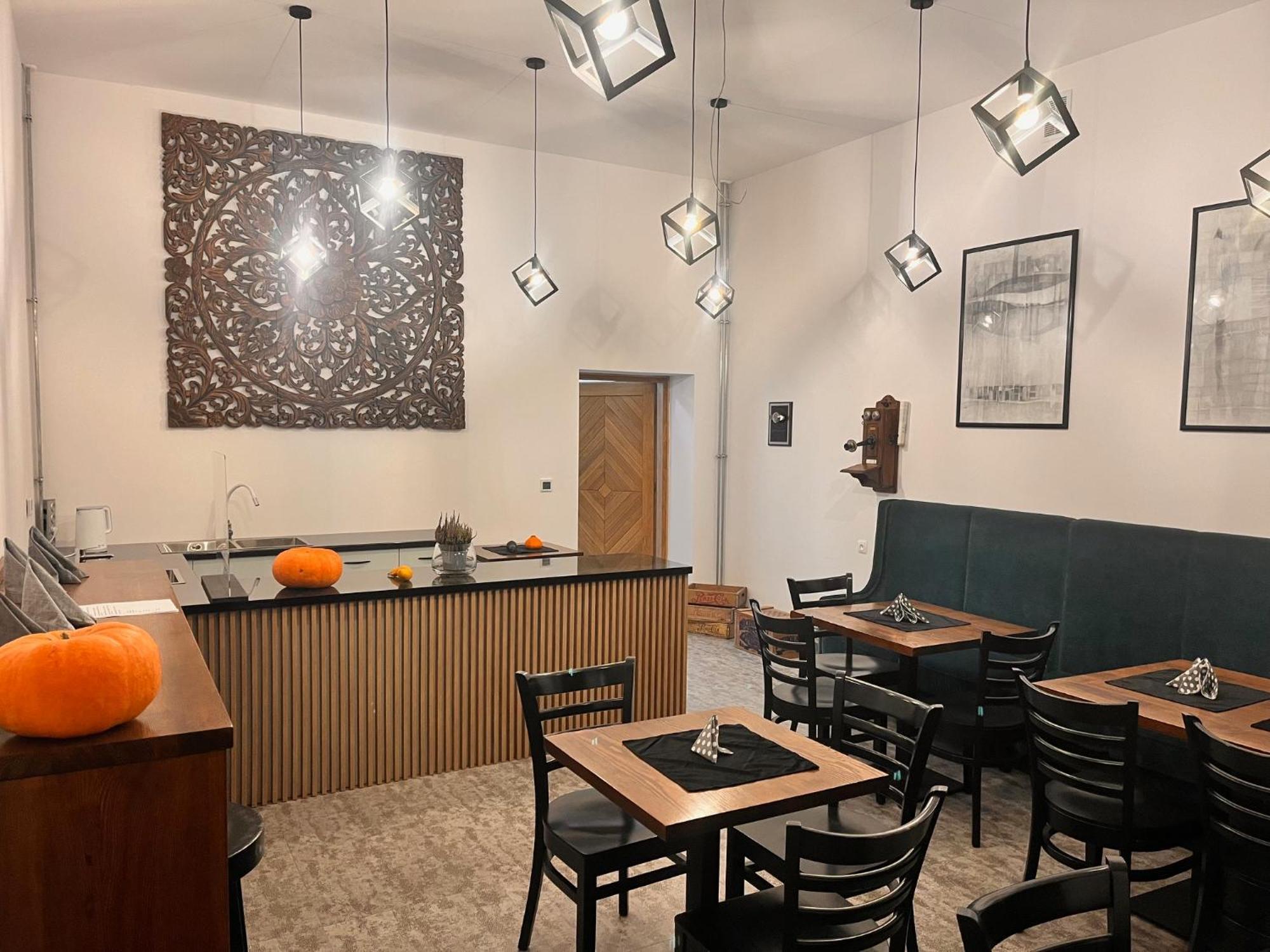 The Old Townhouse Aparthotel Krosno Luaran gambar