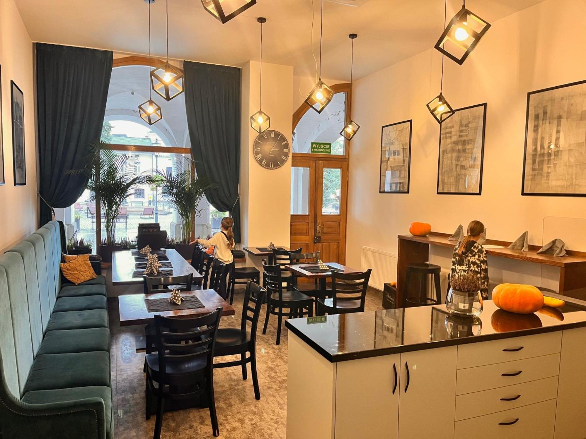 The Old Townhouse Aparthotel Krosno Luaran gambar